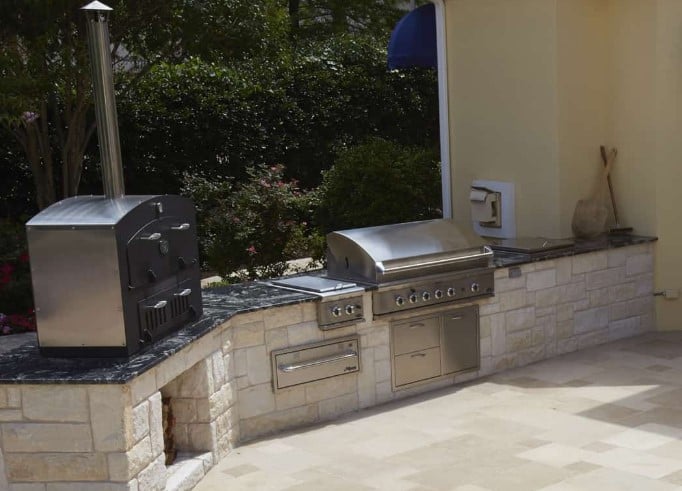 Outdoor Kitchen Countertops (Popular Designs)  Outdoor kitchen countertops,  Outdoor countertop, Outdoor kitchen